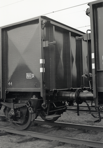 167943 Afbeelding van de kopwand van de open goederenwagen (kolenwagen) NS 67034 (type GTOW, serie 67001-69600) van de ...